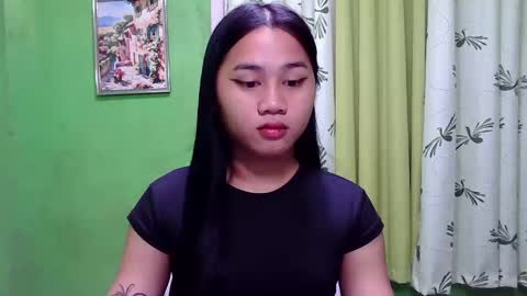Snapshot of petite_trish chatting on 12/06/24, 10:52 trish online show from 12/06/24, 10:52