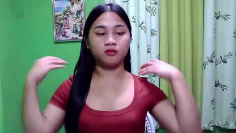 Snapshot of petite_trish chatting on 12/07/24, 10:34 trish online show from 12/07/24, 10:34