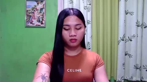 Snapshot of petite_trish chatting on 12/09/24, 01:02 trish online show from 12/09/24, 01:02