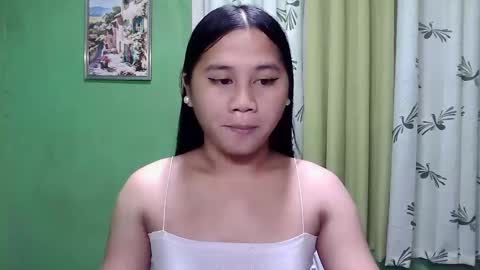 Snapshot of petite_trish chatting on 01/19/25, 10:39 trish online show from 01/19/25, 10:39