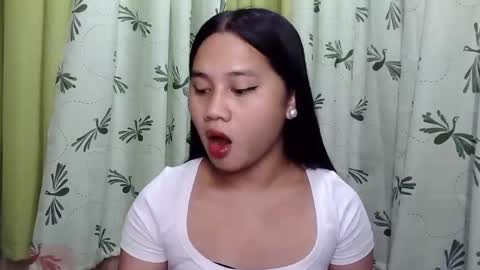 Snapshot of petite_trish chatting on 01/22/25, 05:05 trish online show from 01/22/25, 05:05