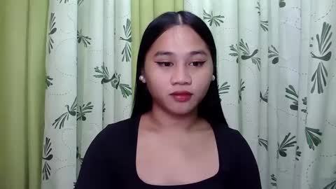 Snapshot of petite_trish chatting on 01/24/25, 11:23 trish online show from 01/24/25, 11:23