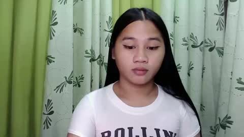 Snapshot of petite_trish chatting on 01/26/25, 11:29 trish online show from 01/26/25, 11:29