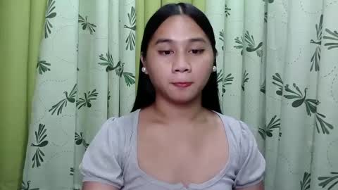 Snapshot of petite_trish chatting on 01/27/25, 05:36 trish online show from 01/27/25, 05:36