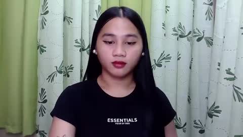 Snapshot of petite_trish chatting on 01/28/25, 02:21 trish online show from 01/28/25, 02:21