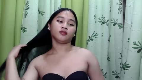 Snapshot of petite_trish chatting on 01/29/25, 02:19 trish online show from 01/29/25, 02:19