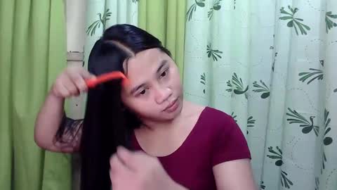 Snapshot of petite_trish chatting on 02/02/25, 10:39 trish online show from 02/02/25, 10:39