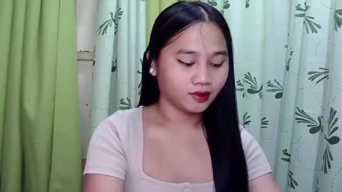 Snapshot of petite_trish chatting on 02/04/25, 11:06 trish online show from 02/04/25, 11:06