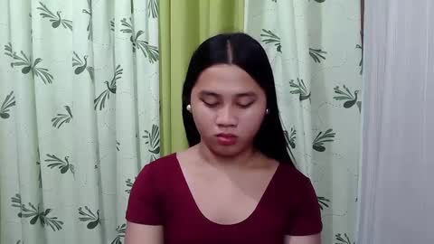 Snapshot of petite_trish chatting on 02/14/25, 05:19 trish online show from 02/14/25, 05:19