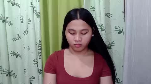 Snapshot of petite_trish chatting on 02/16/25, 03:04 trish online show from 02/16/25, 03:04