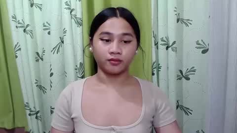 Snapshot of petite_trish chatting on 02/18/25, 03:53 trish online show from 02/18/25, 03:53