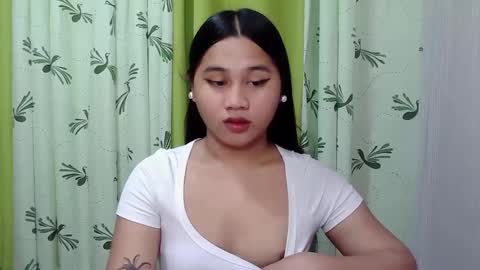 Snapshot of petite_trish chatting on 02/20/25, 06:06 trish online show from 02/20/25, 06:06