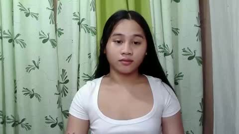 Snapshot of petite_trish chatting on 02/24/25, 10:37 trish online show from 02/24/25, 10:37