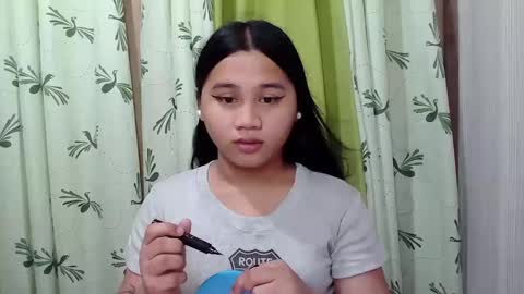 Snapshot of petite_trish chatting on 02/25/25, 10:26 trish online show from 02/25/25, 10:26
