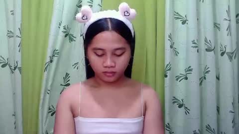Snapshot of petite_trish chatting on 02/26/25, 11:26 trish online show from 02/26/25, 11:26