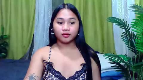 Snapshot of petite_trish chatting on 09/18/25, 11:40 trish online show from 09/18/25, 11:40