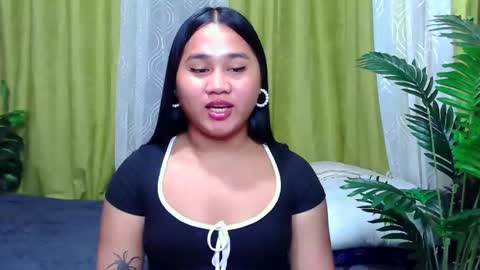 Snapshot of petite_trish chatting on 09/20/25, 02:01 trish online show from 09/20/25, 02:01