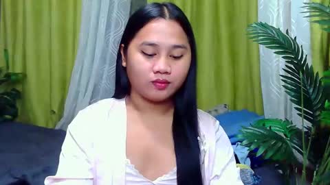 Snapshot of petite_trish chatting on 09/20/25, 11:39 trish online show from 09/20/25, 11:39