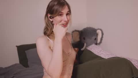 caracal online show from 10/10/25, 12:20