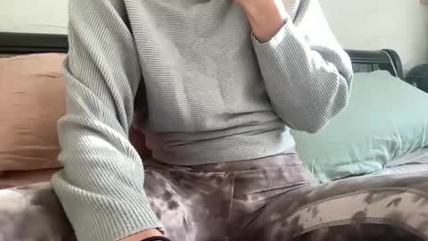 Snapshot of petitegirlypop chatting on 02/19/25, 09:58 petitegirlypop online show from 02/19/25, 09:58