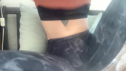 Snapshot of petitegirlypop chatting on 02/20/25, 10:26 petitegirlypop online show from 02/20/25, 10:26