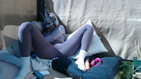 Snapshot of petitegirlypop chatting on 10/03/25, 11:57 petitegirlypop online show from 10/03/25, 11:57