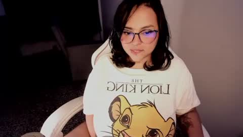 Snapshot of petitelilo1 chatting on 01/20/25, 06:10 Lilo online show from 01/20/25, 06:10