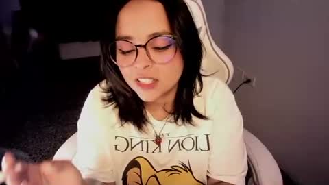 Snapshot of petitelilo1 chatting on 02/03/25, 01:41 Lilo online show from 02/03/25, 01:41