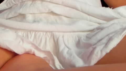 Snapshot of petitgirl_ chatting on 02/07/25, 08:20 J A S S online show from 02/07/25, 08:20