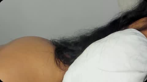 Snapshot of petitgirl_ chatting on 02/15/25, 10:42 J A S S online show from 02/15/25, 10:42