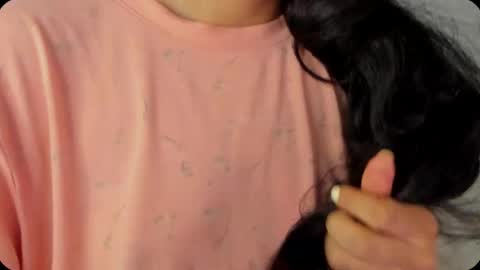 Snapshot of petitgirl_ chatting on 02/20/25, 01:03 J A S S online show from 02/20/25, 01:03