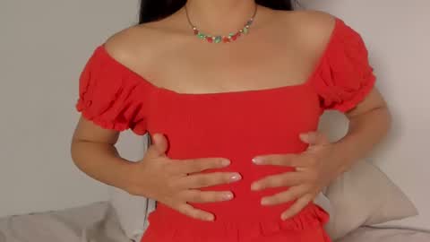 Snapshot of petitgirl_ chatting on 02/27/25, 06:09 J A S S online show from 02/27/25, 06:09