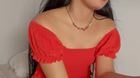 Snapshot of petitgirl_ chatting on 02/27/25, 10:42 J A S S online show from 02/27/25, 10:42