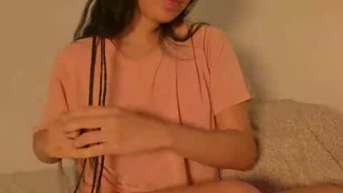 Snapshot of petitgirl_ chatting on 03/10/25, 06:23 J A S S online show from 03/10/25, 06:23