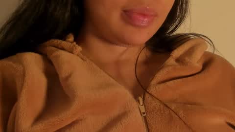 Snapshot of petitgirl_ chatting on 09/27/25, 07:52 J A S S online show from 09/27/25, 07:52