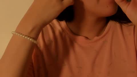 Snapshot of petitgirl_ chatting on 11/06/25, 02:34 J A S S online show from 11/06/25, 02:34