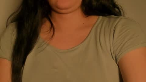 Snapshot of petitgirl_ chatting on 11/12/25, 02:12 J A S S online show from 11/12/25, 02:12