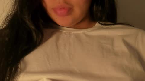 Snapshot of petitgirl_ chatting on 11/13/25, 10:08 J A S S online show from 11/13/25, 10:08