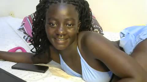 Snapshot of petitte_gyaal chatting on 10/11/25, 04:27 petitte_gyaal online show from 10/11/25, 04:27