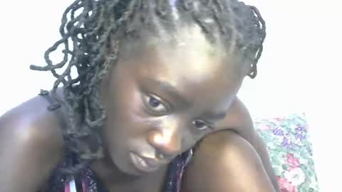 petitte_gyaal online show from 10/19/25, 04:13