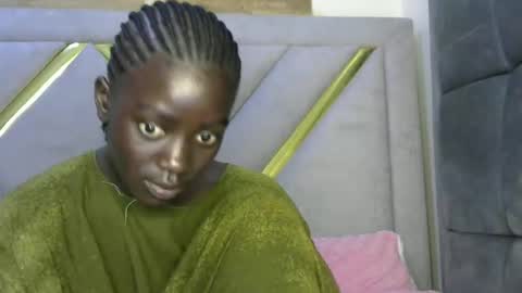 petitte_gyaal online show from 11/22/25, 12:04