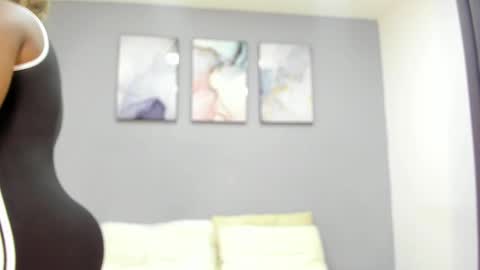Snapshot of peytonrosse chatting on 02/24/25, 11:43 Peyton Rosse online show from 02/24/25, 11:43