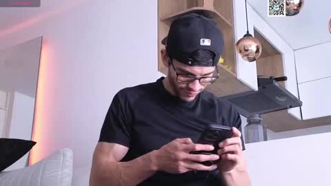 phantom_bigger1 online show from 02/23/25, 03:08