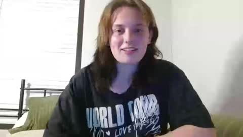 Snapshot of pheebs_cams chatting on 09/15/25, 01:38 Pheebs online show from 09/15/25, 01:38