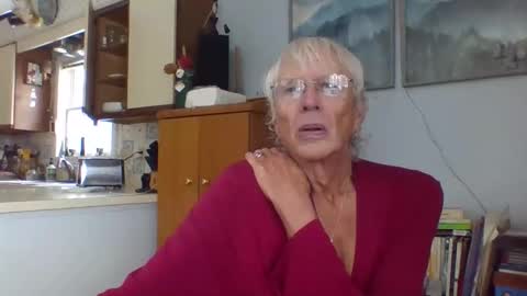 phillipa online show from 11/11/25, 04:51