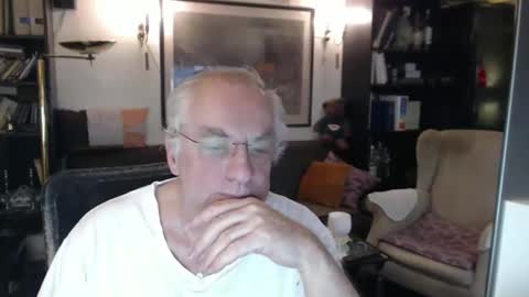 Snapshot of philoumis2 chatting on 01/07/25, 09:25 Philippe online show from 01/07/25, 09:25