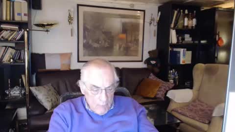 Snapshot of philoumis2 chatting on 01/14/25, 03:57 Philippe online show from 01/14/25, 03:57