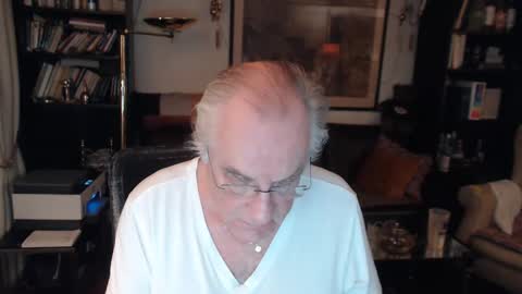 Snapshot of philoumis2 chatting on 01/31/25, 08:54 Philippe online show from 01/31/25, 08:54
