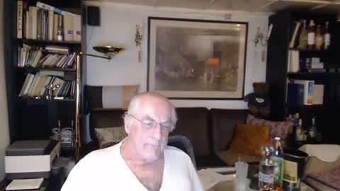 Snapshot of philoumis2 chatting on 03/08/25, 12:55 Philippe online show from 03/08/25, 12:55