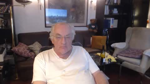 Snapshot of philoumis2 chatting on 10/22/25, 09:47 Philippe online show from 10/22/25, 09:47